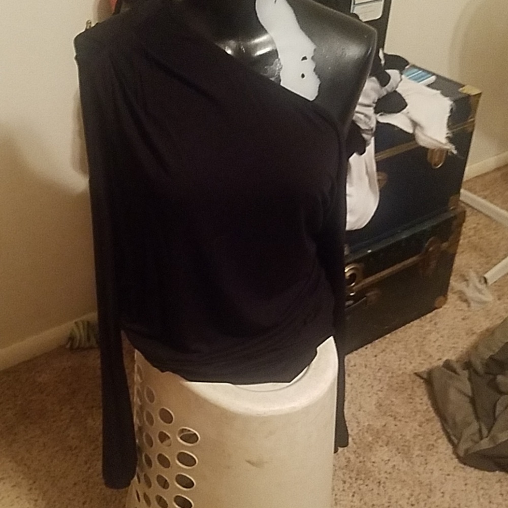 Cold shoulder sexy top